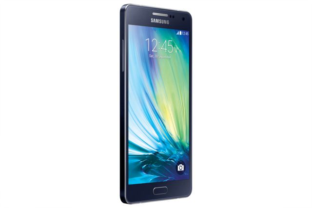 Στην ελληνική αγορά τα μεταλλικά Samsung Galaxy A5 και Galaxy A3